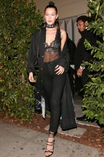 Bella Hadid feet photo thumbnail