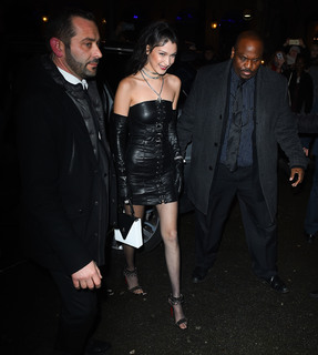Bella Hadid feet photo thumbnail