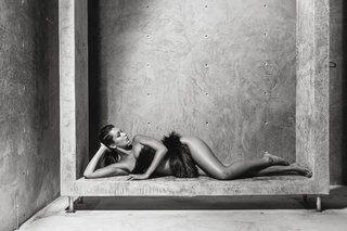Bella Hadid feet photo thumbnail