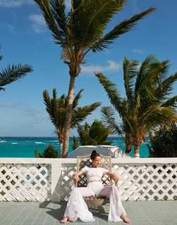 Bella Hadid feet photo thumbnail