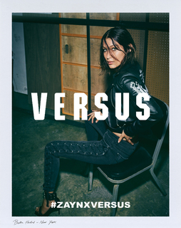 Bella Hadid feet photo thumbnail