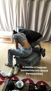 Bella Hadid feet photo thumbnail