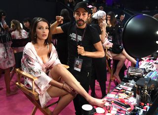 Bella Hadid feet photo thumbnail