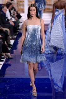 Bella Hadid feet photo thumbnail