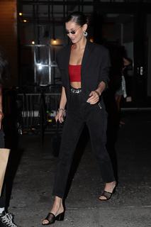 Bella Hadid feet photo thumbnail