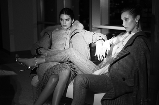 Bella Hadid feet photo thumbnail