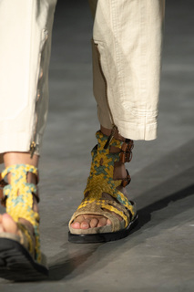 Bella Hadid feet photo thumbnail