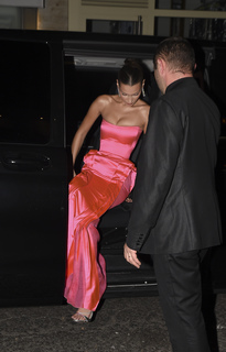 Bella Hadid feet photo thumbnail