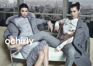 Bella Hadid feet photo thumbnail