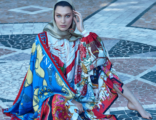 Bella Hadid feet photo thumbnail