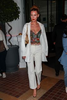 Bella Hadid feet photo thumbnail