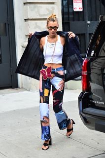 Bella Hadid feet photo thumbnail