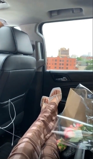 Bella Hadid feet photo thumbnail
