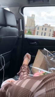 Bella Hadid feet photo thumbnail