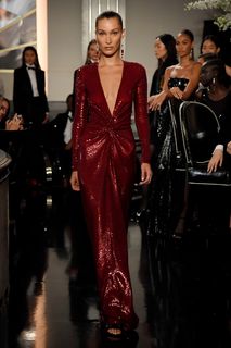 Bella Hadid feet photo thumbnail