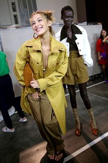 Bella Hadid feet photo thumbnail