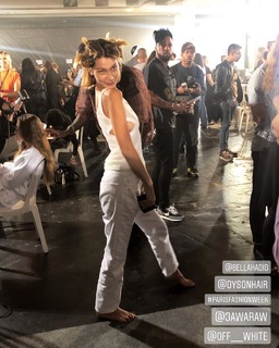 Bella Hadid feet photo thumbnail