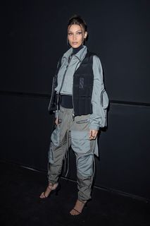 Bella Hadid feet photo thumbnail
