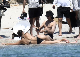 Bella Hadid feet photo thumbnail