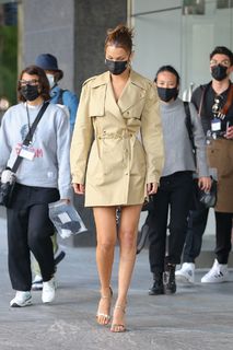 Bella Hadid feet photo thumbnail