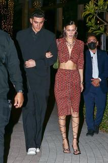 Bella Hadid feet photo thumbnail