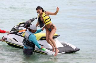 Bella Hadid feet photo thumbnail
