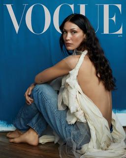 Bella Hadid feet photo thumbnail