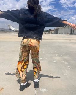 Bella Hadid feet photo thumbnail