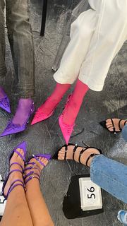 Bella Hadid feet photo thumbnail