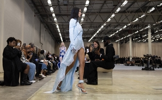 Bella Hadid feet photo thumbnail