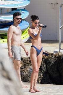 Bella Hadid feet photo thumbnail