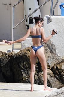 Bella Hadid feet photo thumbnail