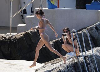 Bella Hadid feet photo thumbnail