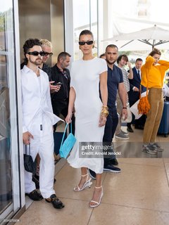 Bella Hadid feet photo thumbnail