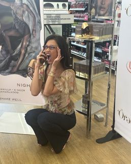 Bella Hadid feet photo thumbnail