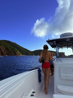 Bella Hadid feet photo 7