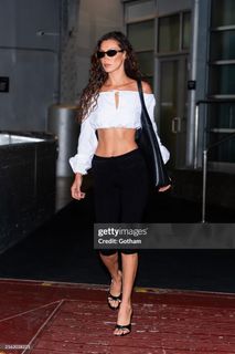 Bella Hadid feet photo 14