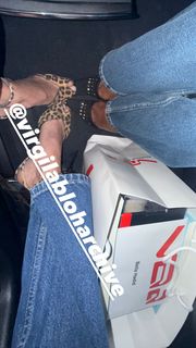 Bella Hadid feet photo 11