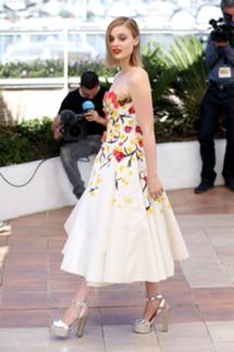 Bella Heathcote feet photo thumbnail