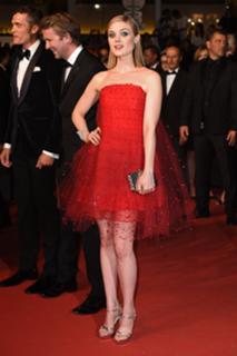 Bella Heathcote feet photo thumbnail