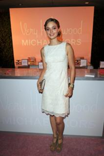 Bella Heathcote feet photo thumbnail