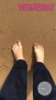 Bella Heathcote feet photo thumbnail