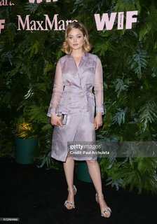 Bella Heathcote feet photo thumbnail