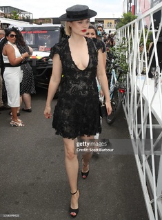 Bella Heathcote feet photo thumbnail