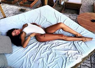 Bella Ioanna feet photo 12