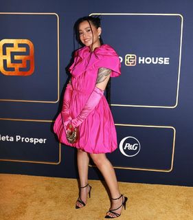 Bella Poarch feet photo thumbnail