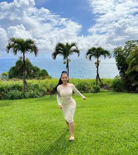 Bella Poarch feet photo thumbnail