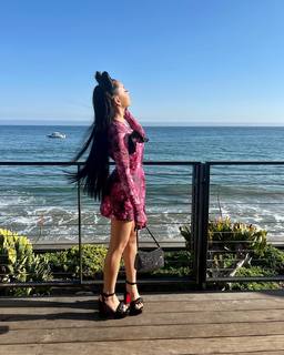 Bella Poarch feet photo thumbnail