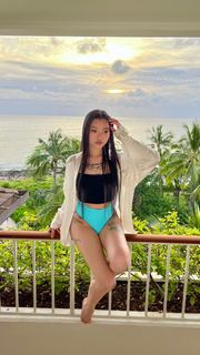 Bella Poarch feet photo thumbnail