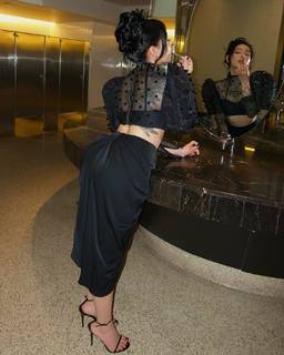 Bella Poarch feet photo thumbnail